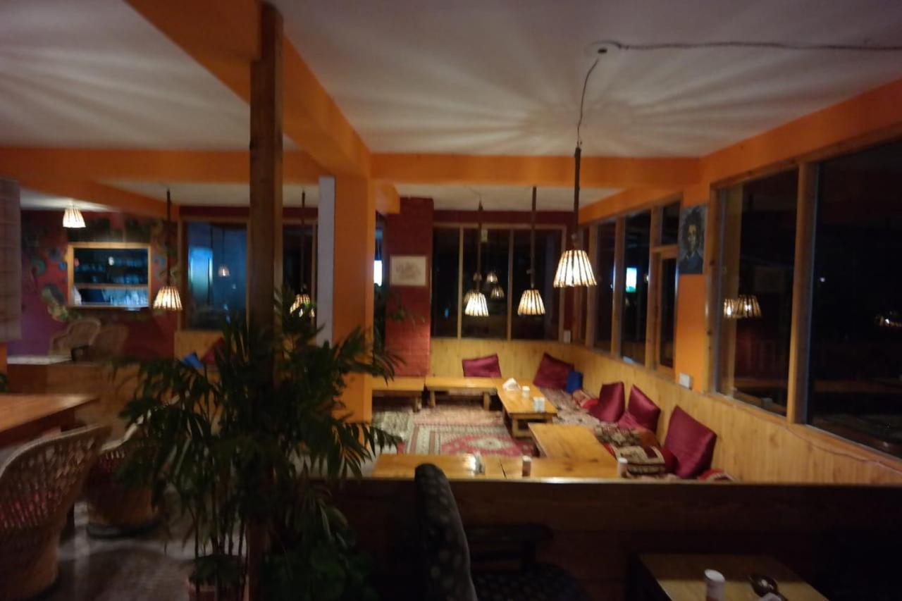 Rasta Cafe And Lodge Manāli Extérieur photo